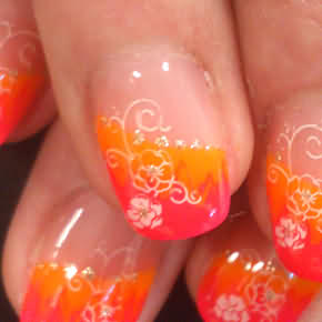 Neon orange, rotes French mit schräger Linie und weißem Blumen Stamping und silbernen Glitzer Punkten